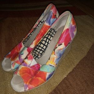 Toms Wedges